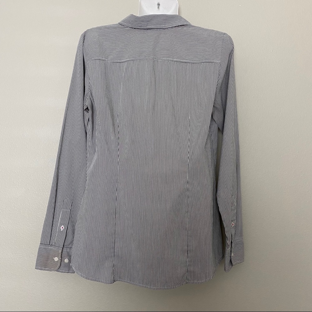 H&M pin striped button down - Picture 2 of 6